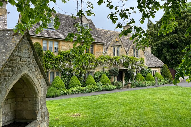 Cotswold Village Private Day Trip from Bath - What the day feels like in the car