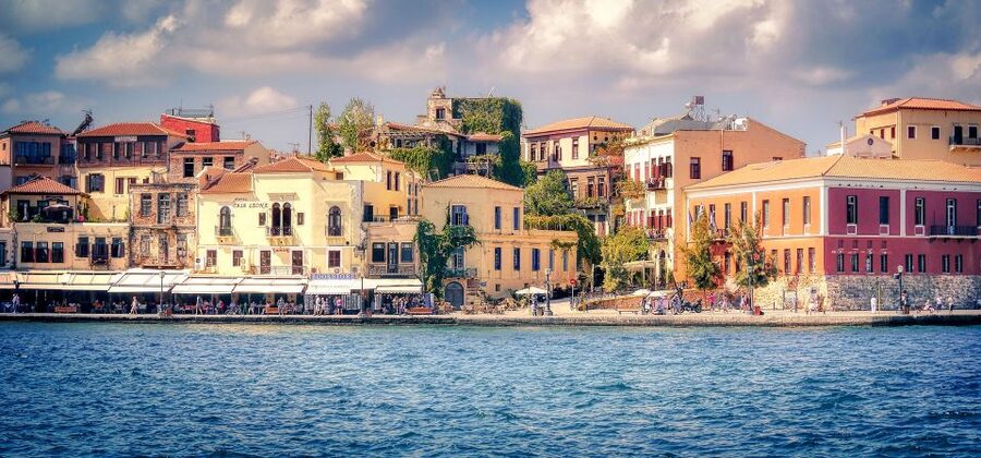 Crete: Rethimno, Chania, and Kournas Lake Day Trip - The coach ride and the long-day reality