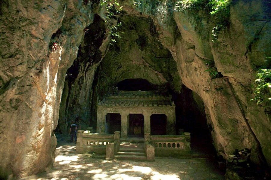 Da Nang: Hoi An Town, Lady Buddha & Marble Mountain Day Trip - Lady Buddha and Monkey Mountain in the late afternoon