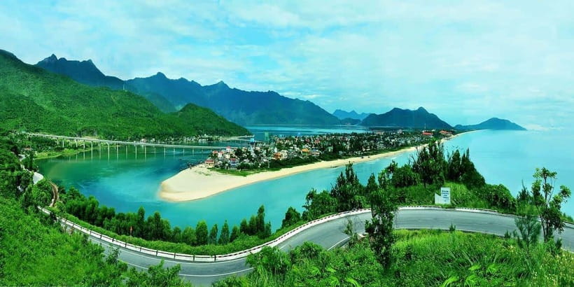 Da Nang: Hue Imperial Day Trip, Hai Van Pass Train, & Lunch - Key points to know before booking