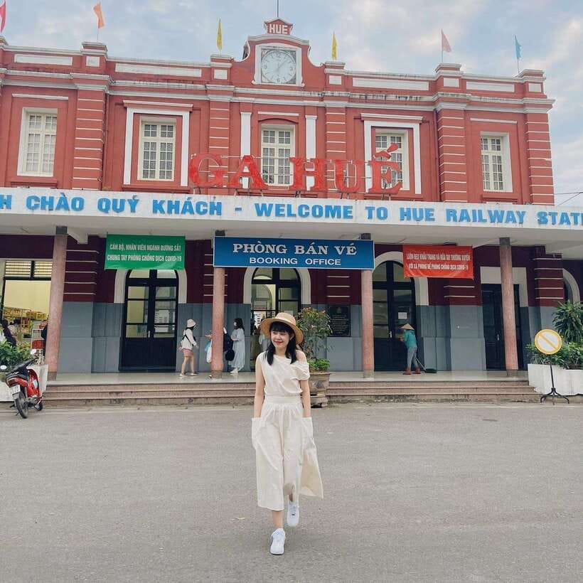 Da Nang: Hue Imperial Day Trip, Hai Van Pass Train, & Lunch - A Vietnamese lunch with vegetarian choices