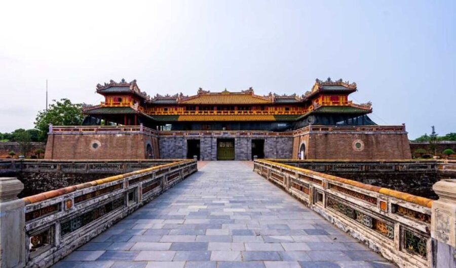 Da Nang: Imperial City of Hue Day Trip with Lunch and Ticket - Thien Mu Pagoda beside the Perfume River