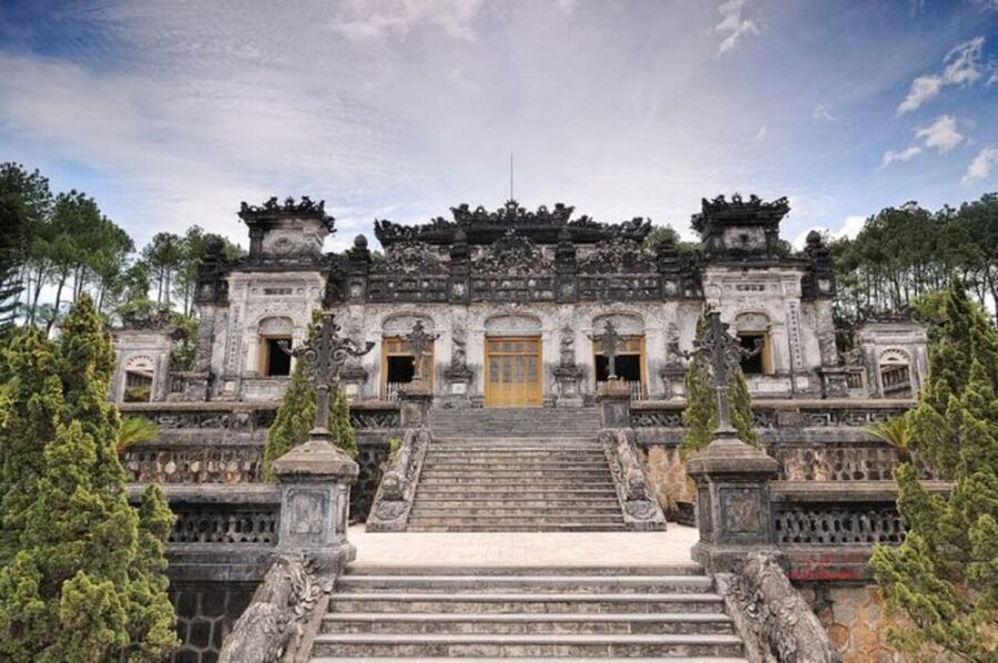 Da Nang: Imperial City of Hue Day Trip with Lunch and Ticket - Small details that will improve your day