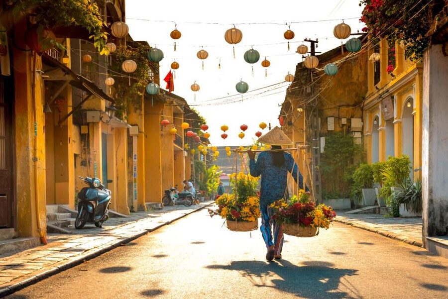 Da Nang: Lady Buddha, Marble Mountains, and Hoi An Day Trip - Dinner, the Hoai River, and floating flower lanterns