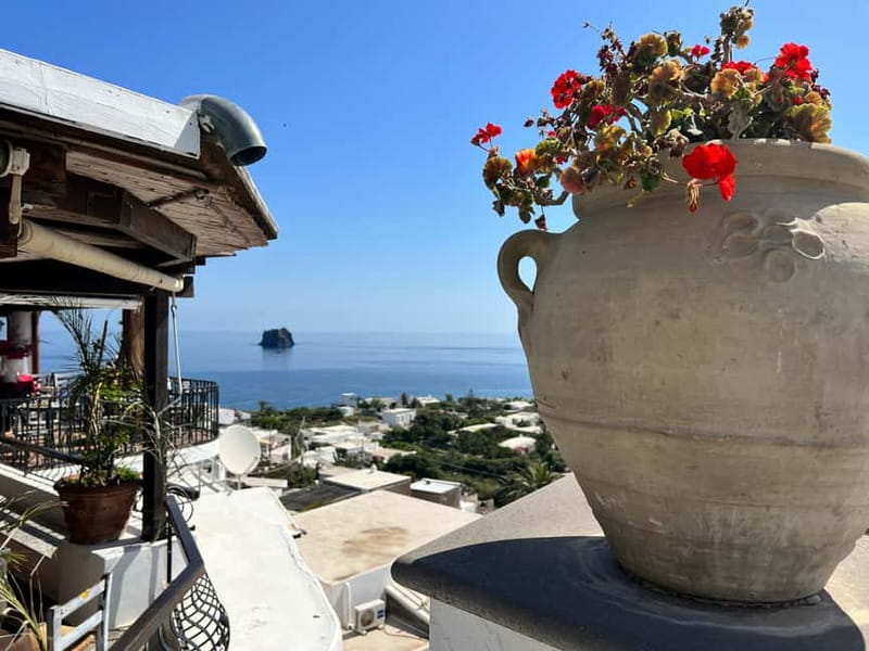 Da Tropea: Day Trip with Vulcano Lipari Stromboli - Lipari: the day’s best stop for independent exploring