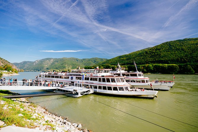 Danube Valley Day Trip from Vienna - Dürnstein and the first Danube views