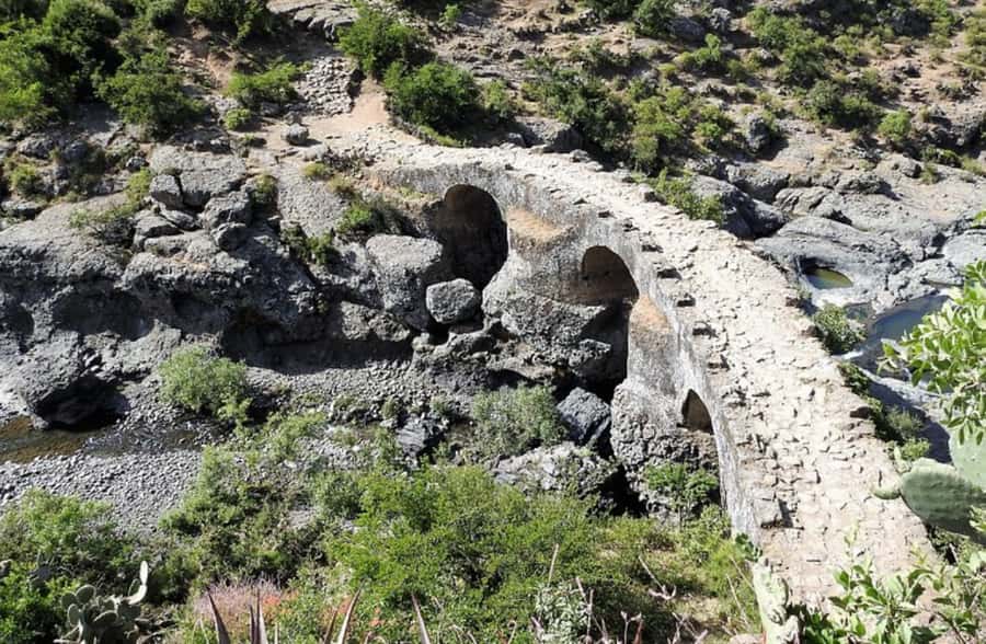 Day trip Debre Libanos, Bule nile George &Portugal Bridge - What the private format changes