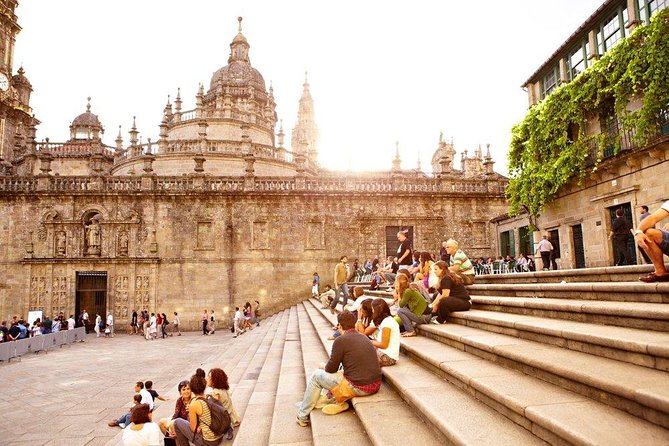 Day Trip from Porto to Santiago de Compostela and Valença - What the extra Porto walking tour adds