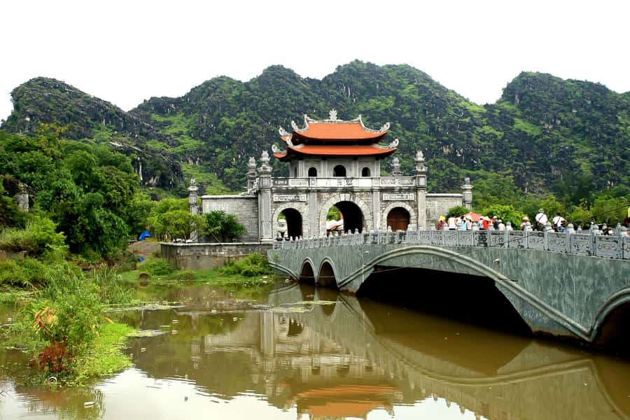Day Trip: Hoa Lu, Trang An, Mua Cave with Transfer and Lunch - Leaving Hanoi for Hoa Lu