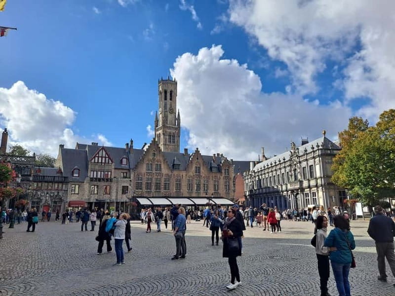 Day trip to Bruges from Paris with canal cruise - The small minivan changes the feel of the journey