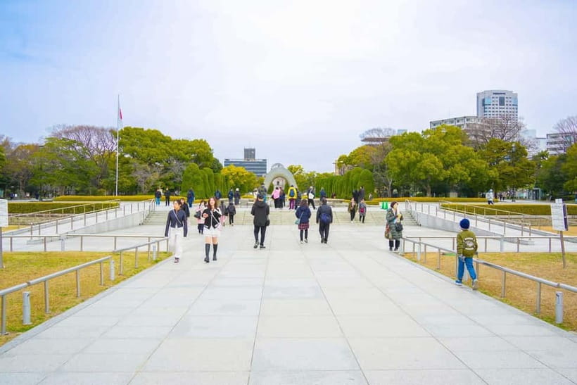 Day Trip to Hiroshima & Miyajima with Itsukushima Shrine - The museum and the limits of a same-day visit