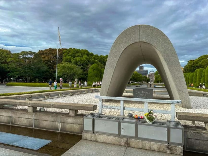 Day Trip to Hiroshima & Miyajima with Itsukushima Shrine - What the guides add to the day