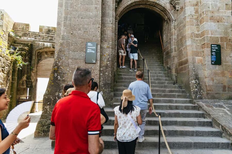 Day Trip to Mont-Saint-Michel from Paris - Choosing between the three formats