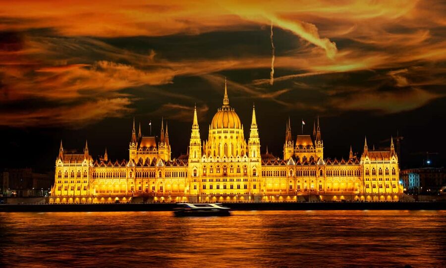 Day trips from Vienna: Bratislava and Budapest with Guide - Transport, comfort, and the real cost of the day