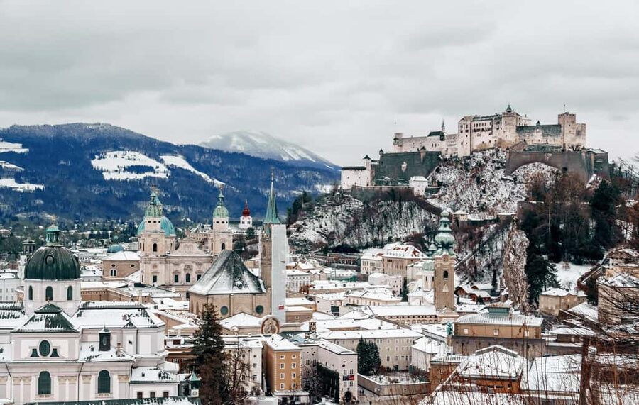 Day trips from Vienna: Hallstatt & Salzburg Guided Tour - Two famous Austrian stops from one Vienna departure