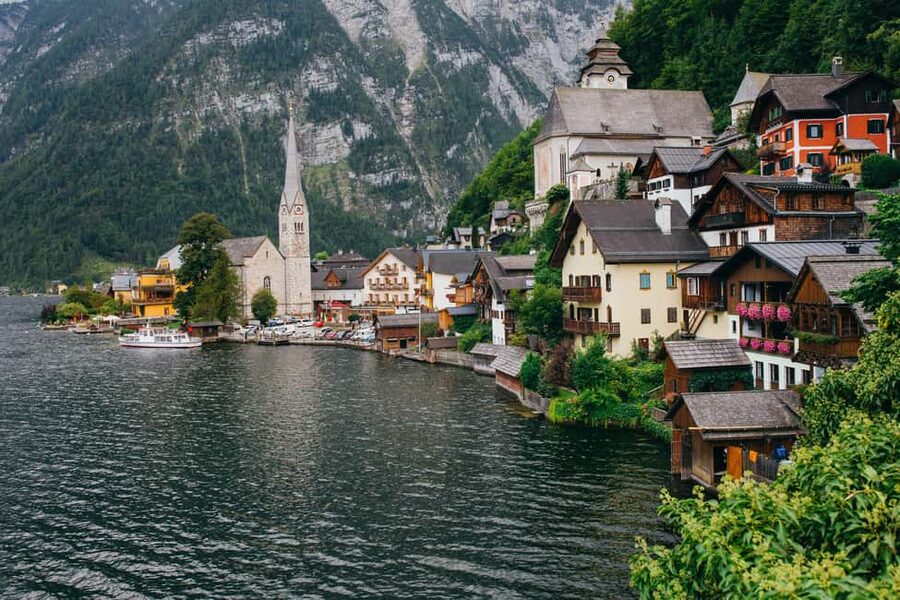 Day trips from Vienna: Hallstatt & Salzburg Guided Tour - The early start at Operngasse 4