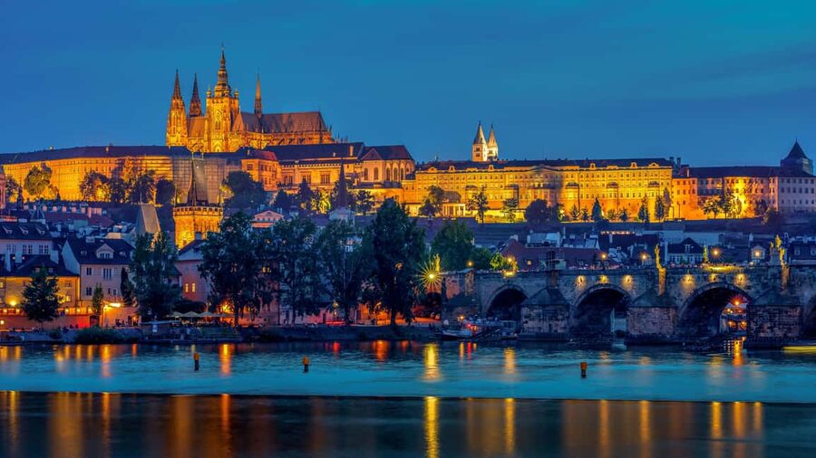 Day trips from Vienna: Prague One Day Guided Tour - Arriving in Prague through Wenceslas Square