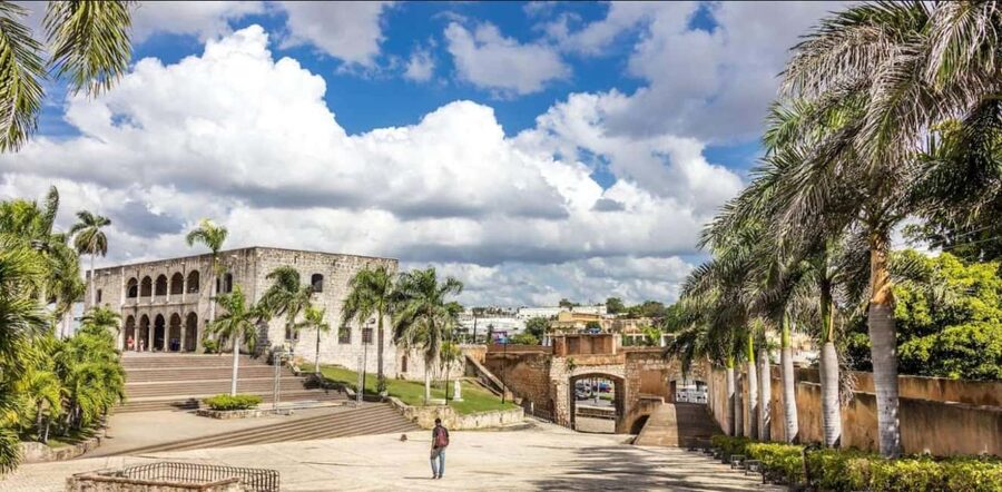 Discover Santo Domingo: A Day Trip from Punta Cana - Columbus Lighthouse and the question of remains