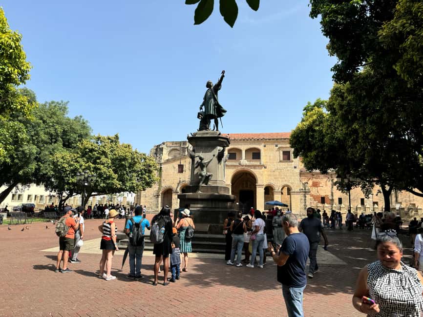 Discover Santo Domingo: A Day Trip from Punta Cana - Plaza de España and the Alcázar de Colón