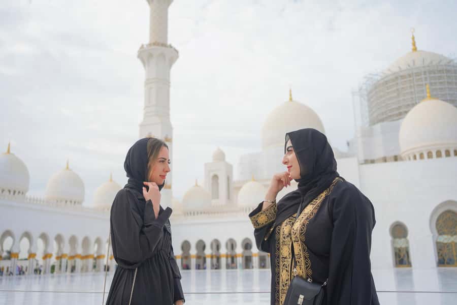 Dubai: Abu Dhabi Day-Trip Grand Mosque, Royal Palace & Lunch - Corniche and Emirates Palace from the coach