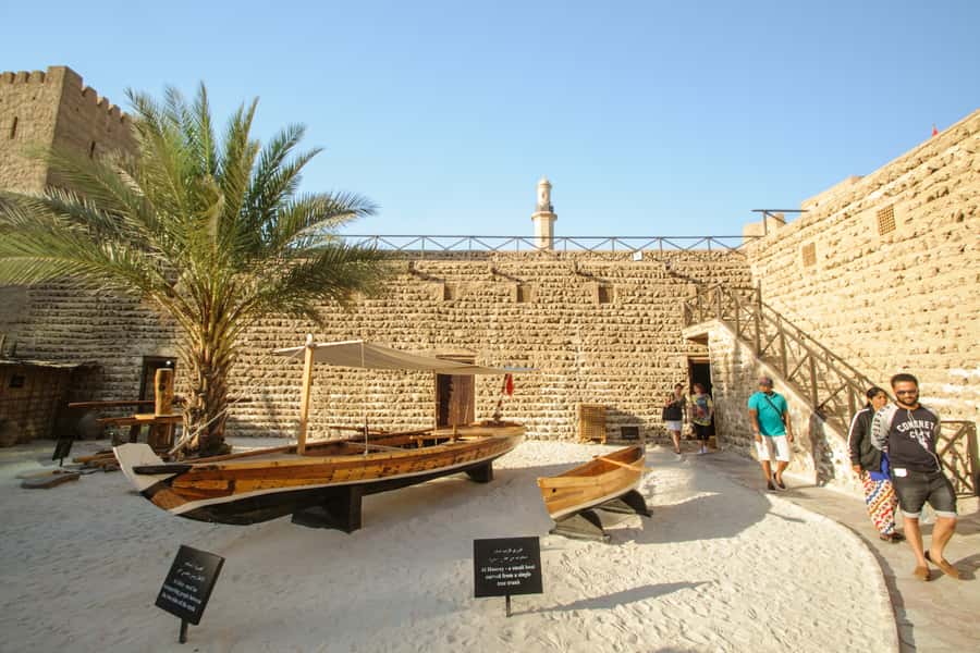 Dubai: Historic City Highlights Day Trip - Guides, vehicles, and group size
