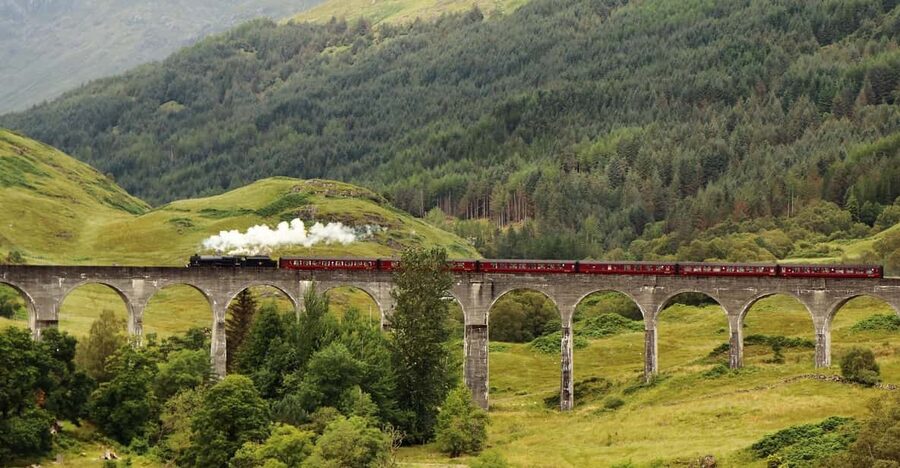 Edinburgh: Glenfinnan Viaduct, Glencoe & Fort William - The guide can make or break a long day