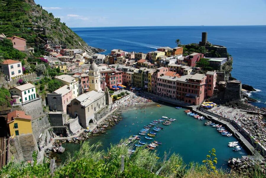 Florence: Cinque Terre Day Trip with Optional Hiking or Pisa - Manarola and the first look at Cinque Terre