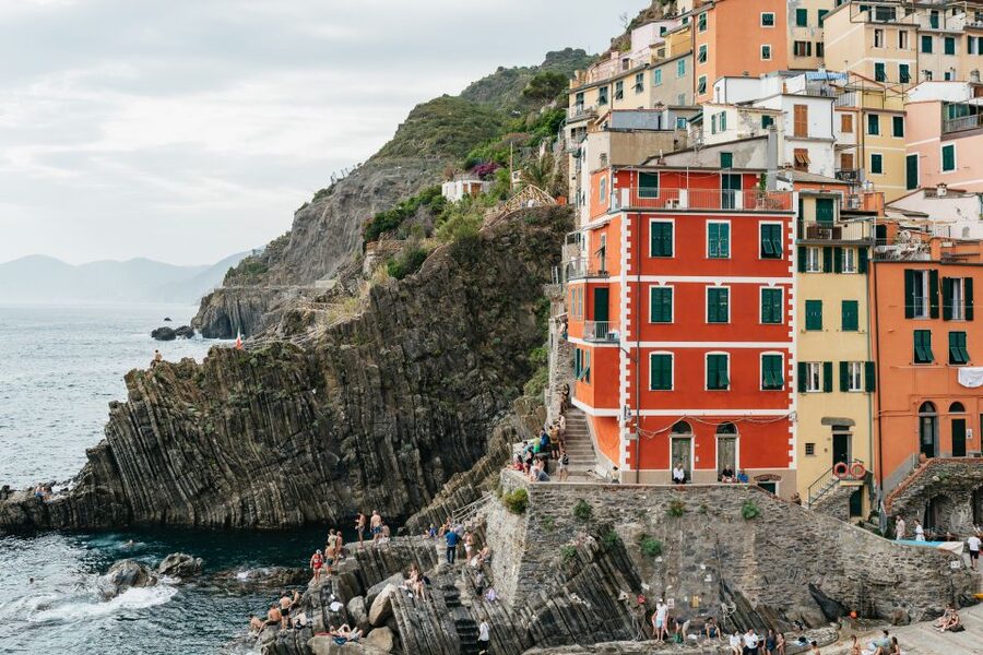 Florence: Cinque Terre Day Trip with Optional Hiking or Pisa - Monterosso for beaches and shops