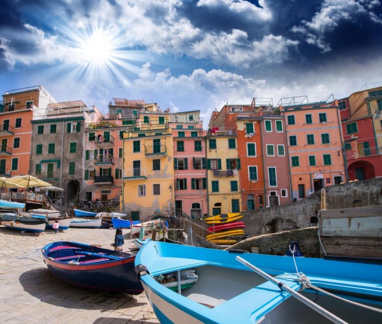 Florence: Cinque Terre Small-Group Day Trip - Vernazza supplies the classic postcard scene