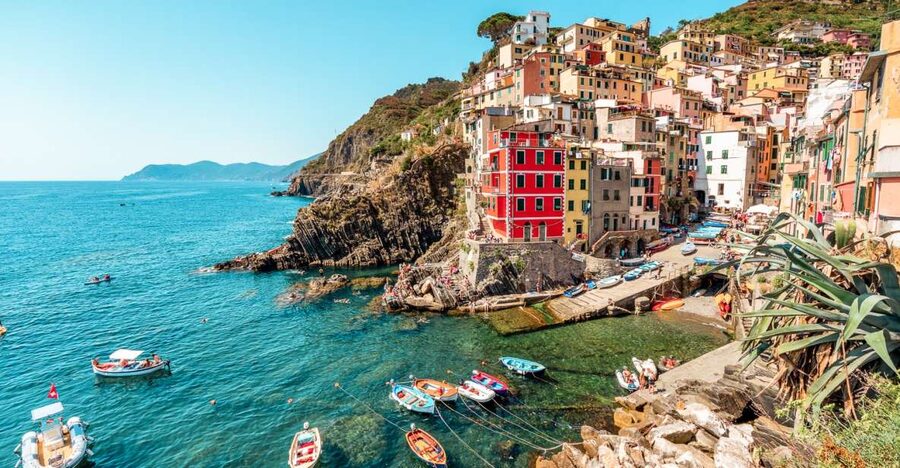 Florence: Day Trip to Cinque Terre with Optional Street Food - The long day begins near Florence’s Santa Maria Novella station