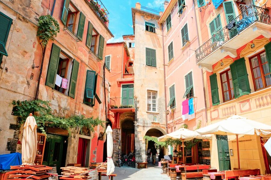 Florence: Day Trip to Cinque Terre with Optional Street Food - Riomaggiore closes the village circuit