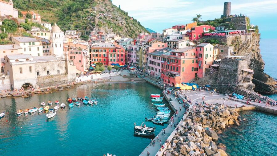 Florence: Day Trip to Cinque Terre with Optional Street Food - Manarola gives you the classic Cinque Terre view