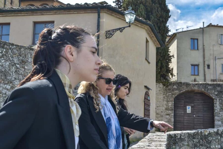 Florence: San Gimignano & Volterra Day Trip with Food & Wine - Gelato from a championship maker