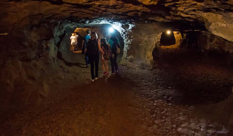 Foz do Iguaçu: Wanda Mines and San Ignacio Ruins Day Trip - Transport, group size, and guide support
