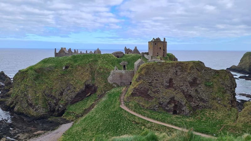 From Aberdeen: Guided Day Trip, Coast & Castle Visit - Dunnottar Castle, the day’s dramatic centerpiece