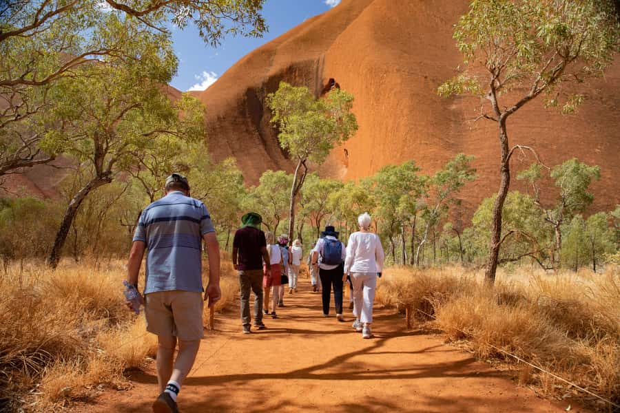 From Alice Springs: Day Trip to Uluru with BBQ Dinner - Who will enjoy this long day