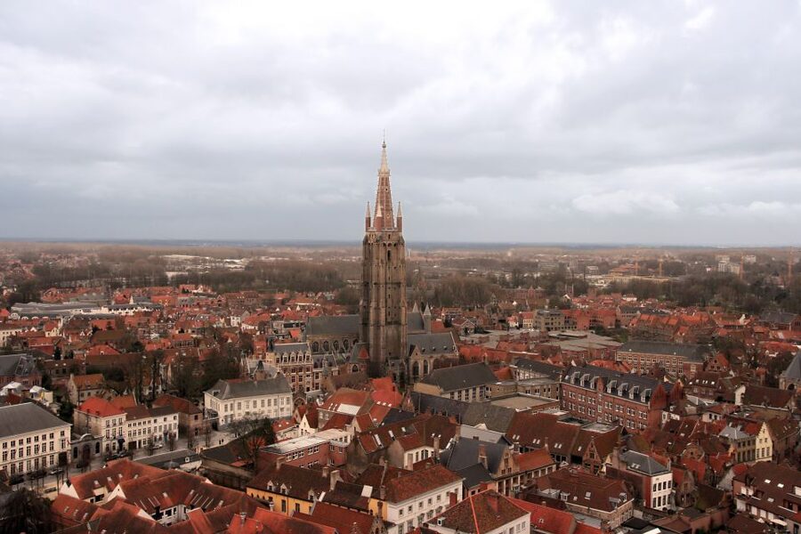 From Amsterdam: Bruges Day Trip in English with Boat Option - Minnewater and the Begijnhof set the mood