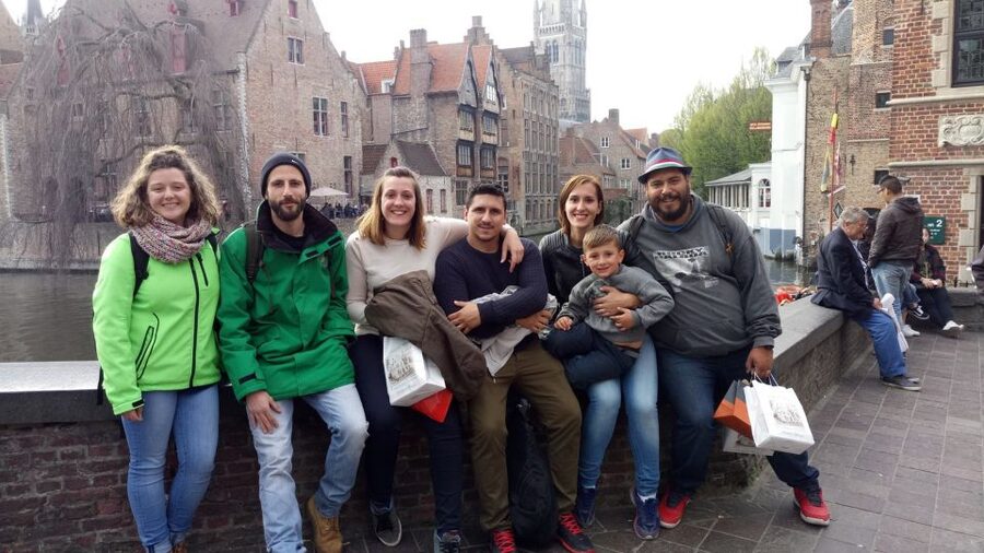 From Amsterdam: Day Trip to Bruges in Spanish or English - Starting at Minnewater and the Lake of Love