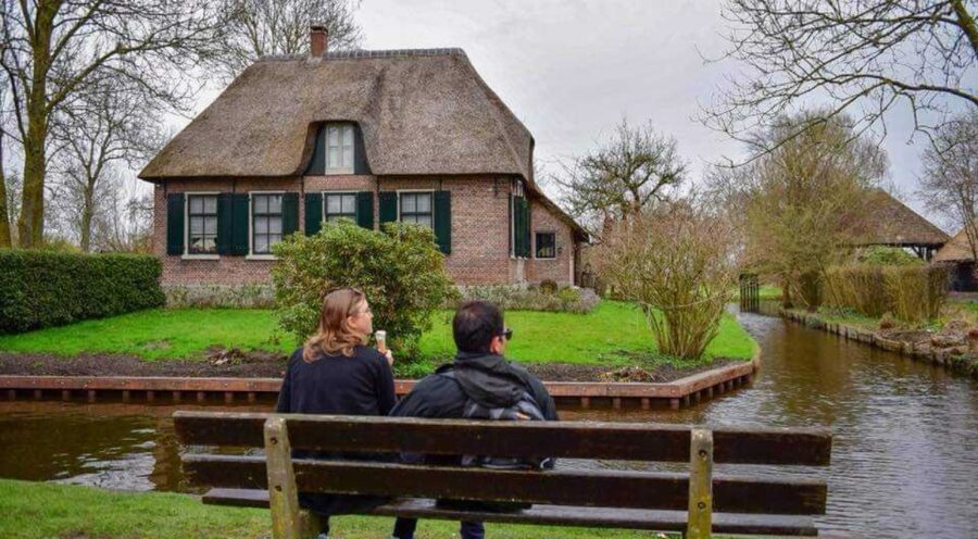 From Amsterdam: Giethoorn Guided Day Trip with Canal Cruise - Extra stops and thoughtful touches