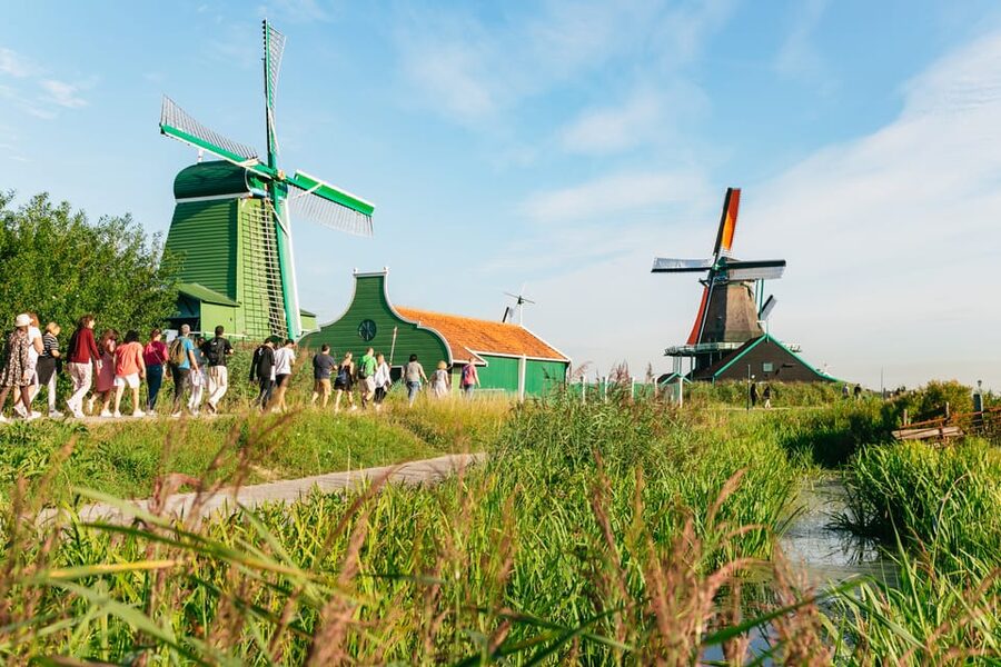 From Amsterdam: Zaanse Schans, Edam, & Marken Full-Day Trip - The optional Amsterdam canal cruise