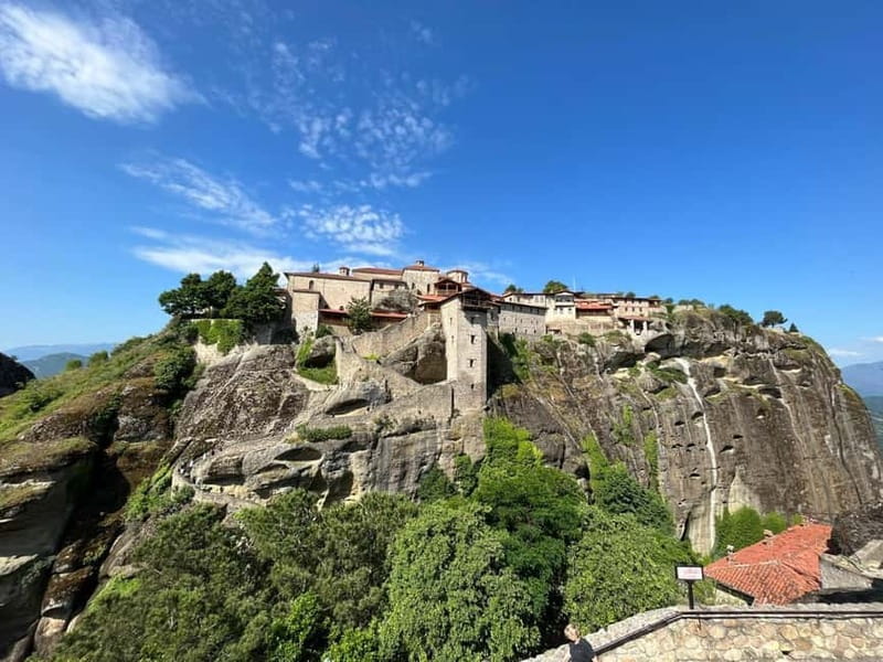From Athens: Meteora Caves & Monasteries Day Trip by Train - Meeting your guide in Kalambaka