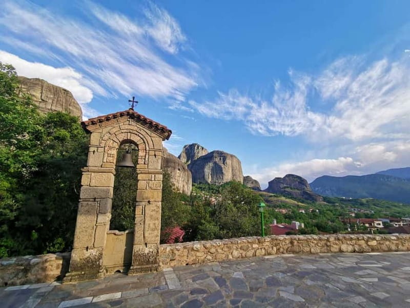 From Athens: Meteora Caves & Monasteries Day Trip by Train - Photo stops that make the day memorable