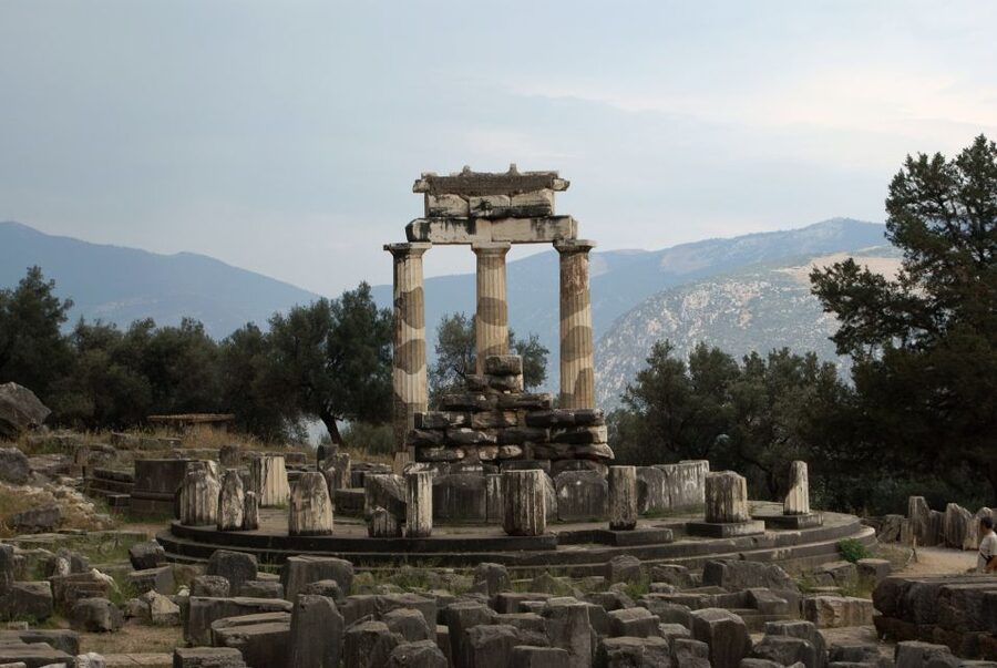 From Athens: Private Delphi and Thermopylae Guided Day Trip - The road from Thermopylae to Delphi