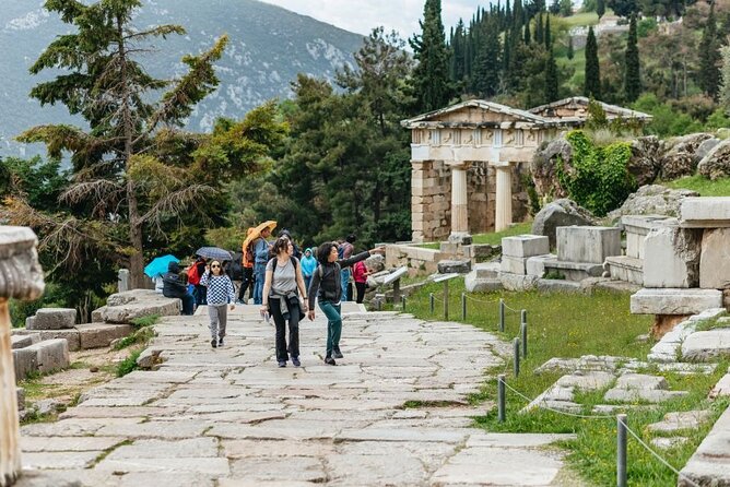 From Athens: Small-Group Delphi, Museum & Arachova Day Trip - Why Delphi is worth the long ride from Athens