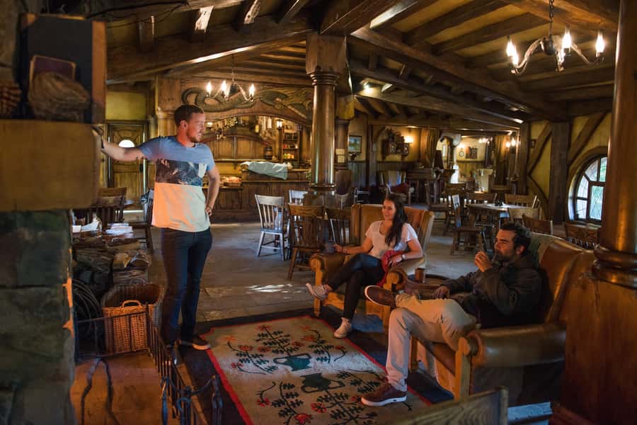 From Auckland: Hobbiton & Waitomo Caves Full-Day Trip - Why pair Hobbiton with Waitomo?