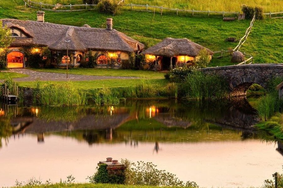 From Auckland: Hobbiton & Waitomo Caves Full-Day Trip - Practical tips for a smoother day