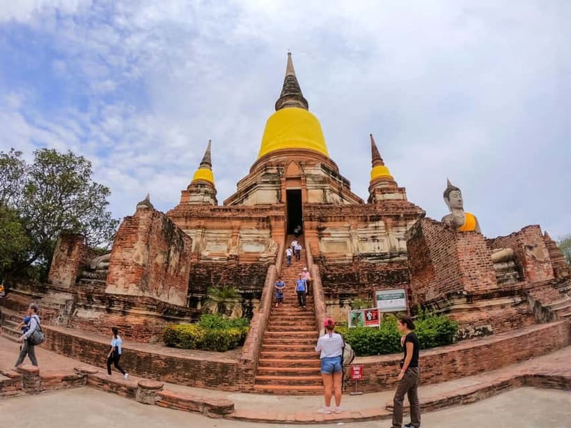 From Bangkok: Ayutthaya & Ayothaya Floating Market Day Trip - The guide can make or break the day