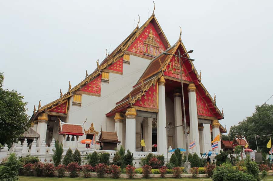 From Bangkok: Ayutthaya Full-Day Trip with Driver - Viharn Pra Mongkolborpit and the large bronze Buddha