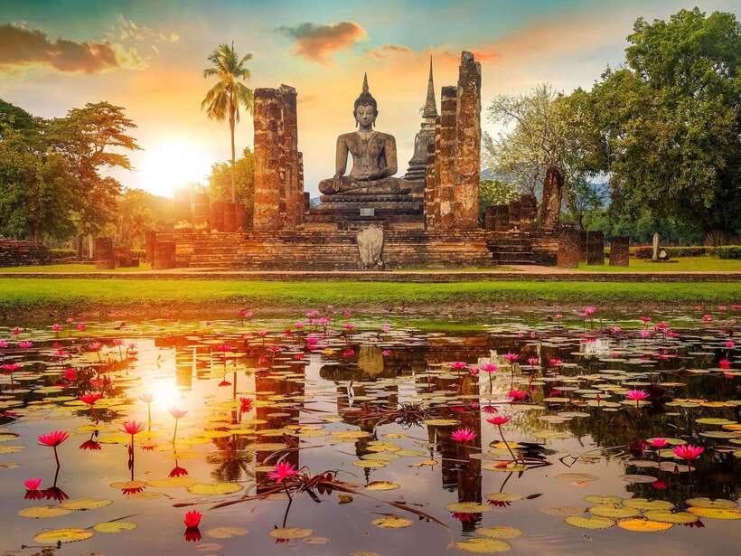 From Bangkok: Ayutthaya Historical Park Guided Day Trip - Wat Mahathat delivers the day’s famous image