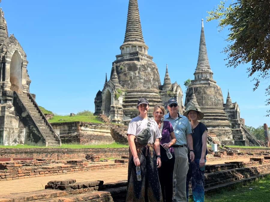 From Bangkok: Floating Market & Ayutthaya Private Day Trip - The long-tail boat to Damnoensaduak
